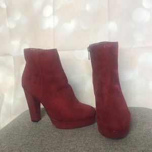 Maroon size 6 Booties